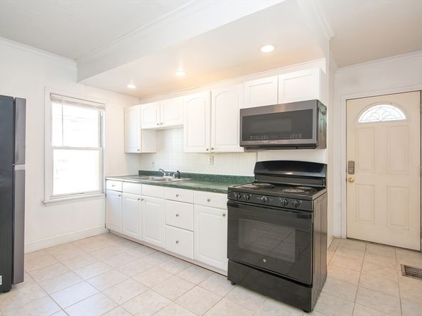 13 Center St, Woburn MA 01801