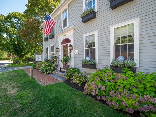 34 Mount Pleasant St, Rockport MA 01966