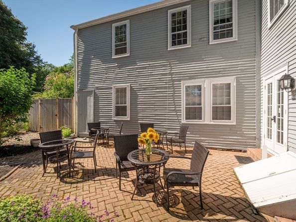 34 Mount Pleasant St, Rockport MA 01966