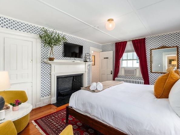34 Mount Pleasant St, Rockport MA 01966