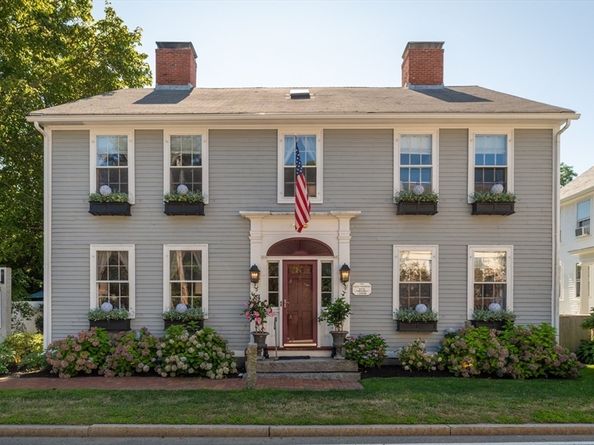 34 Mount Pleasant St, Rockport MA 01966