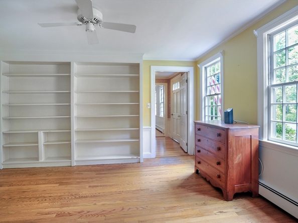 106 Evergreen St, Duxbury MA 02332