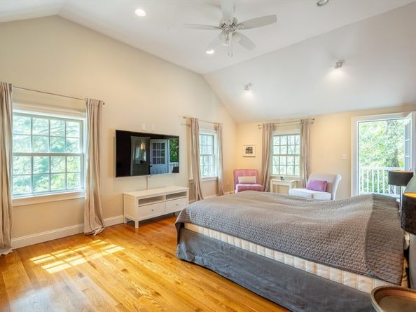 96 Conant, Weston MA 02493