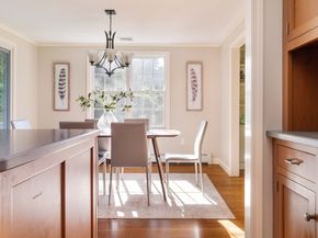 8 Ivanhoe Dr, Lynnfield MA 01940