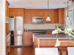 8 Ivanhoe Dr, Lynnfield MA 01940
