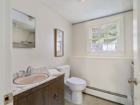 8 Ivanhoe Dr, Lynnfield MA 01940