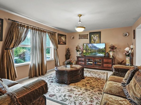 12 West Avenue B, Webster MA 01570