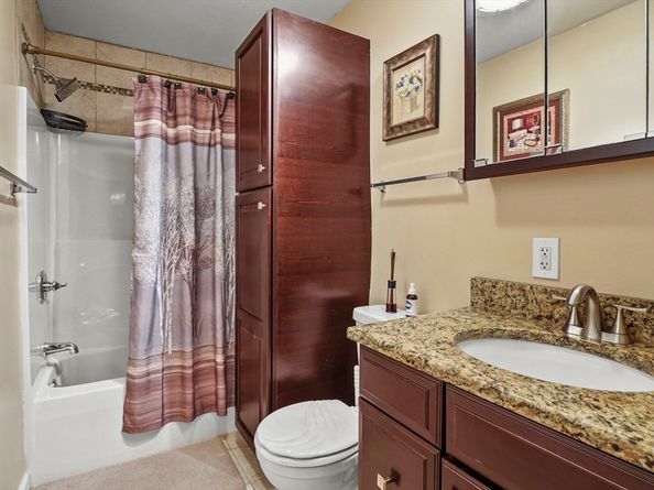 12 West Avenue B, Webster MA 01570
