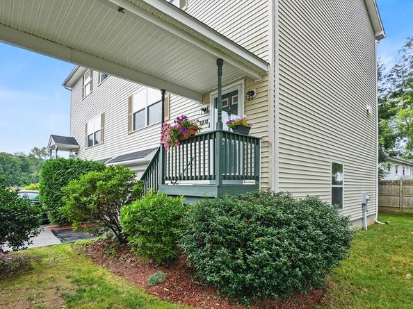 12 West Avenue B, Webster MA 01570