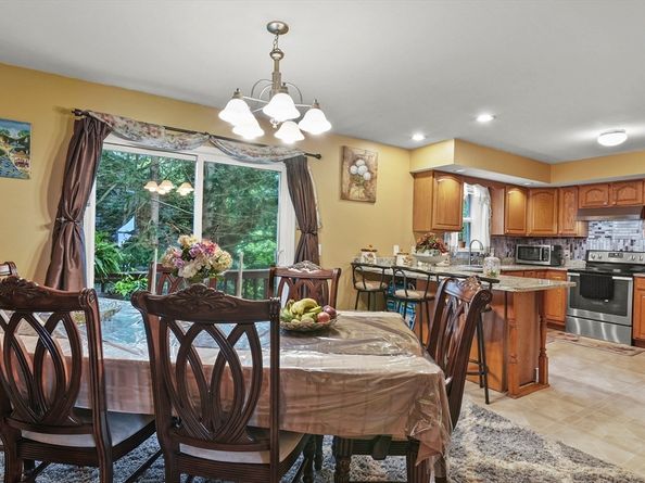 12 West Avenue B, Webster MA 01570