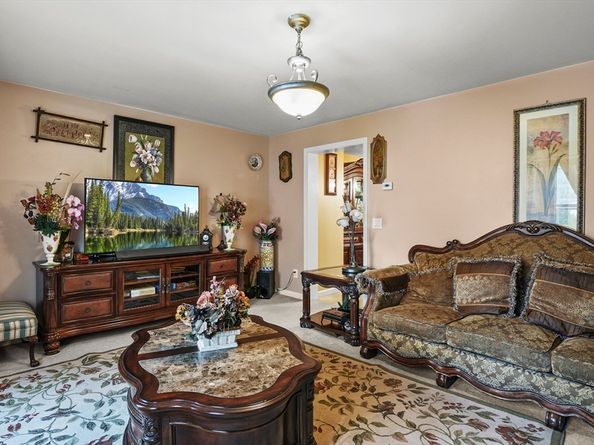 12 West Avenue B, Webster MA 01570