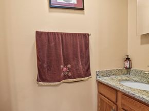 12 West Avenue B, Webster MA 01570