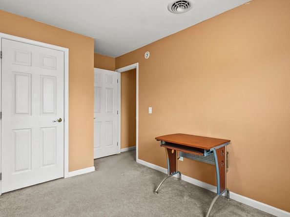 12 West Avenue B, Webster MA 01570