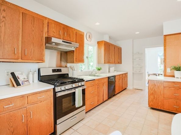 33 Birch Hill Rd, Newton MA 02465