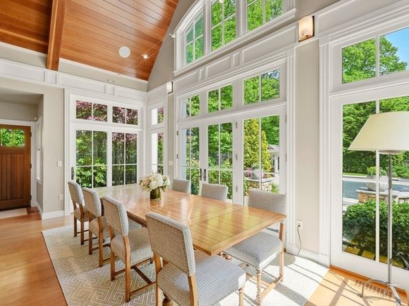 70 Old Farm Rd, Wellesley MA 02481