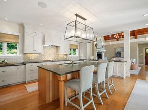 70 Old Farm Rd, Wellesley MA 02481