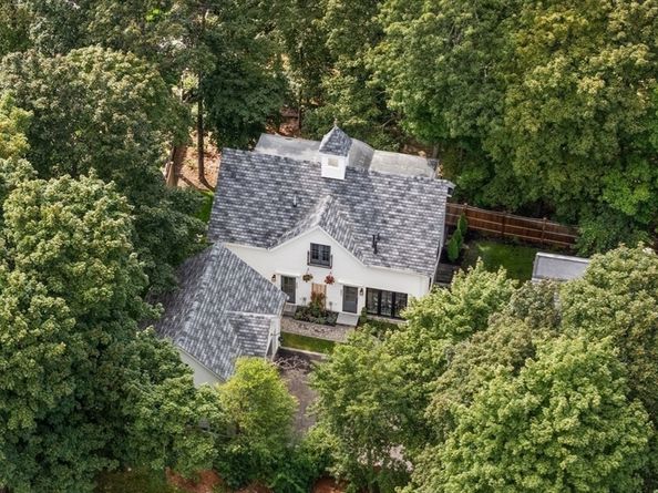 302 Elliot St. Carriage House N 3, Newton MA 02464