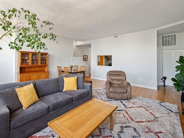 99 Gove St 14, Boston MA 02128