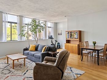 99 Gove St