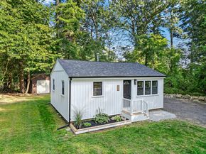 11 Fifth Ave, Lakeville MA 02347