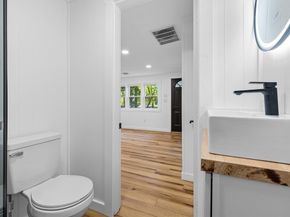 11 Fifth Ave, Lakeville MA 02347