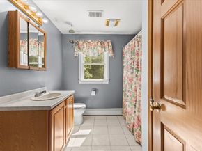 25 Plain St, East Bridgewater MA 02333