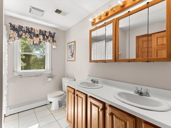 25 Plain St, East Bridgewater MA 02333