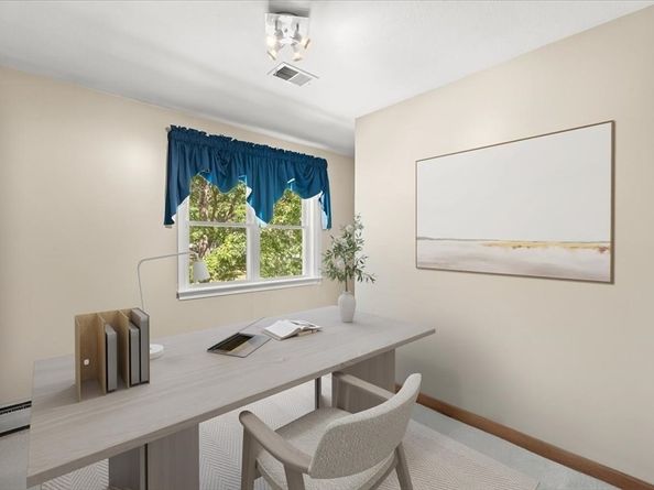 25 Plain St, East Bridgewater MA 02333