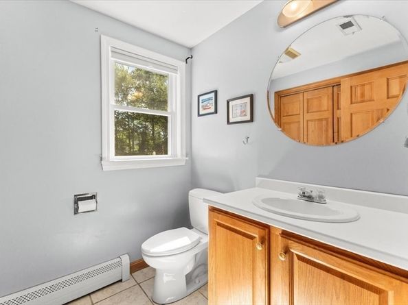 25 Plain St, East Bridgewater MA 02333