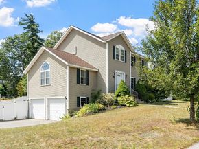 103 Brierwood Drive, Fitchburg MA 01420