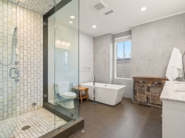 893 E 2nd St 9, Boston MA 02127