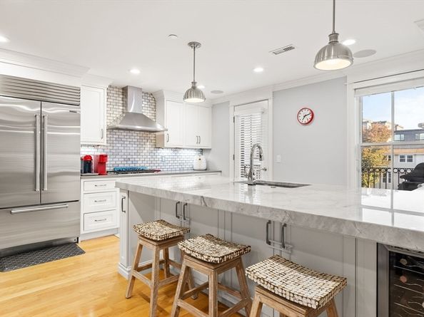 893 E 2nd St 9, Boston MA 02127