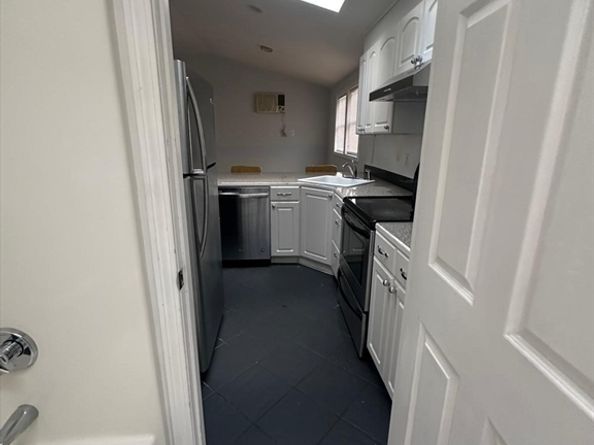 1295 Millbury St B, Worcester MA 01607
