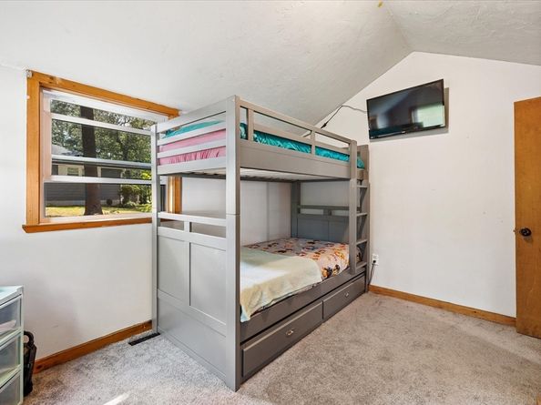 22 Donnelly Rd, Spencer MA 01562