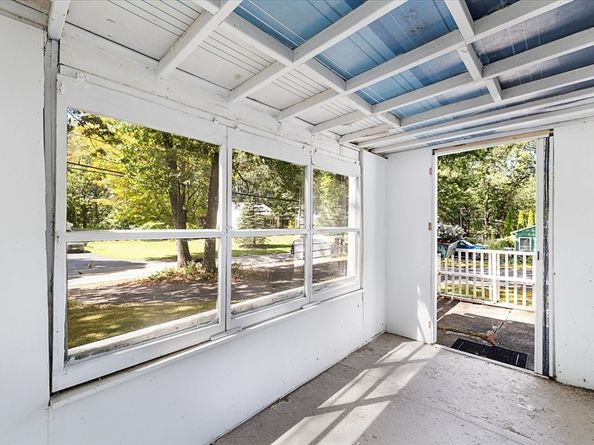 22 Donnelly Rd, Spencer MA 01562
