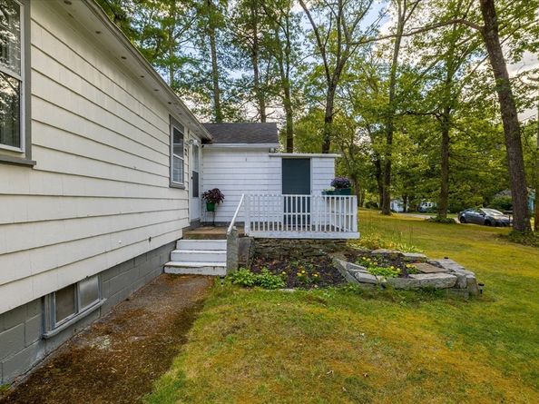 22 Donnelly Rd, Spencer MA 01562