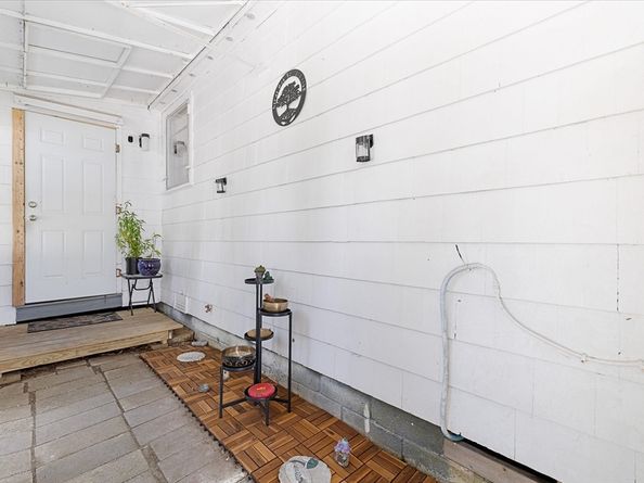 22 Donnelly Rd, Spencer MA 01562