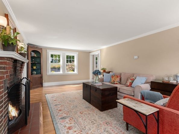 19 Main Street, Dover MA 02030