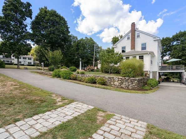 19 Main Street, Dover MA 02030