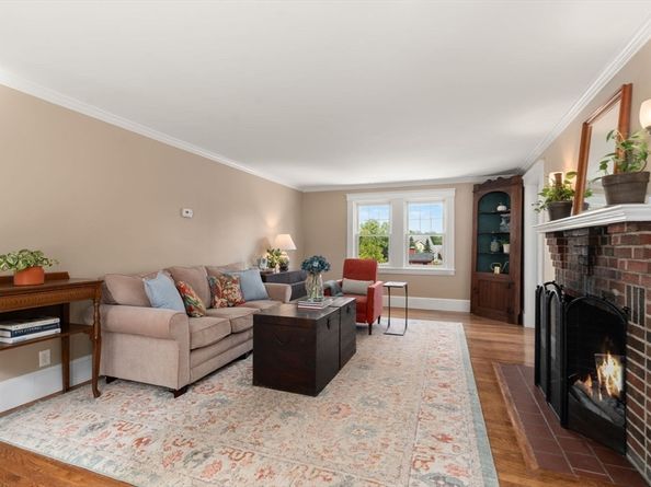 19 Main Street, Dover MA 02030