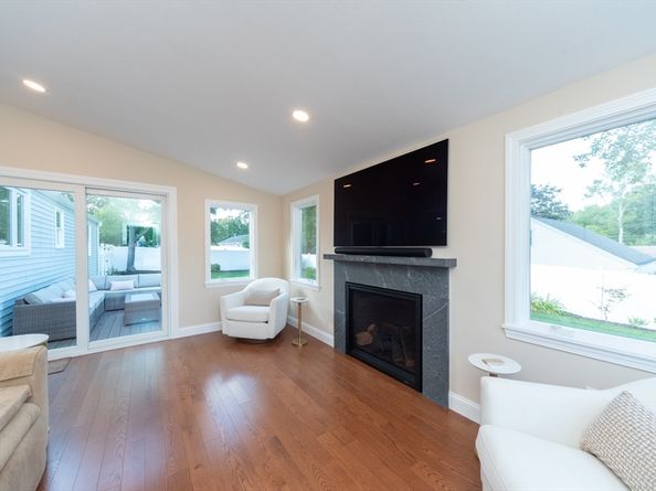 37 Gates Ave, Hudson MA 01749