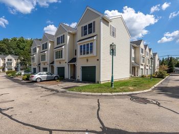 33 Groveland Commons Way