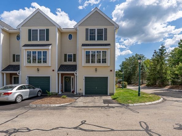 33 Groveland Commons Way 33, Groveland MA 01834