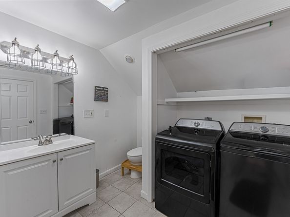 66 Hamilton St 3, Leominster MA 01453