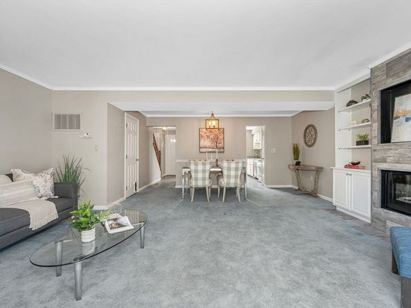 2401 Pheasant Creek Lane 2401, Peabody MA 01960