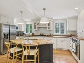 7 Westland St, Worcester MA 01602