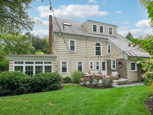 7 Westland St, Worcester MA 01602