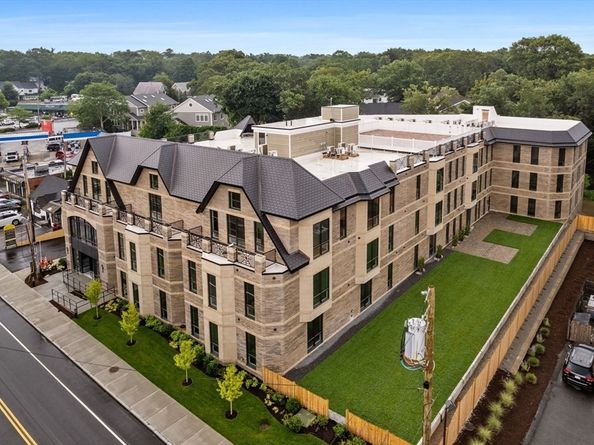 1114 Beacon St. 103, Newton MA 02461