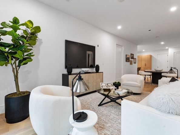 1114 Beacon St. 103, Newton MA 02461