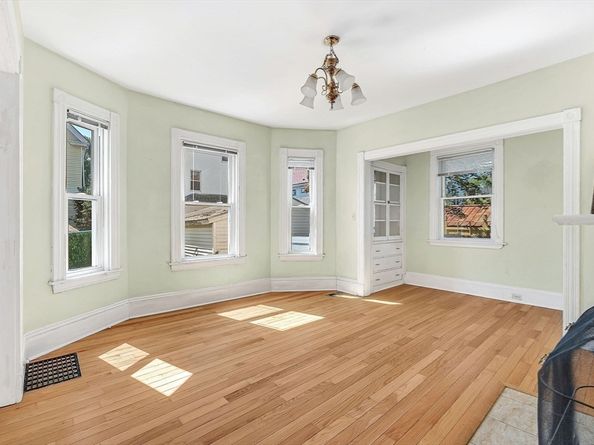 13 Weir St, Newton MA 02466